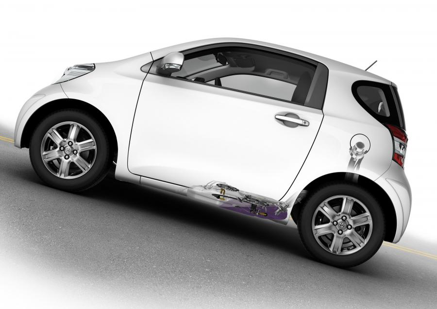  Toyota iQ 2008 года  (фото 35 из 225)